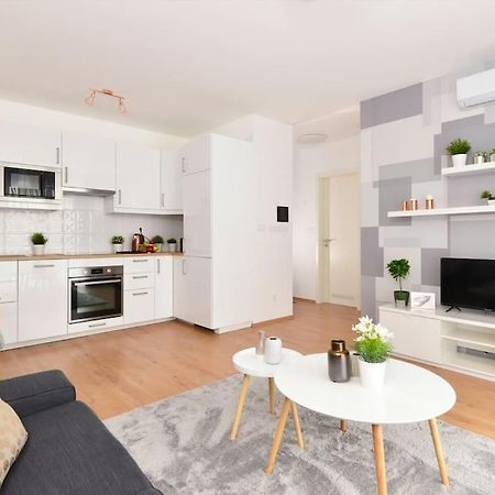 בודפשט Laurel Bay Apartment מראה חיצוני תמונה