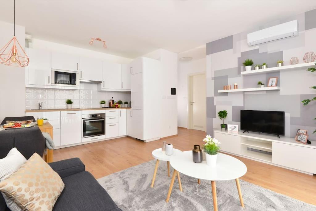 בודפשט Laurel Bay Apartment מראה חיצוני תמונה